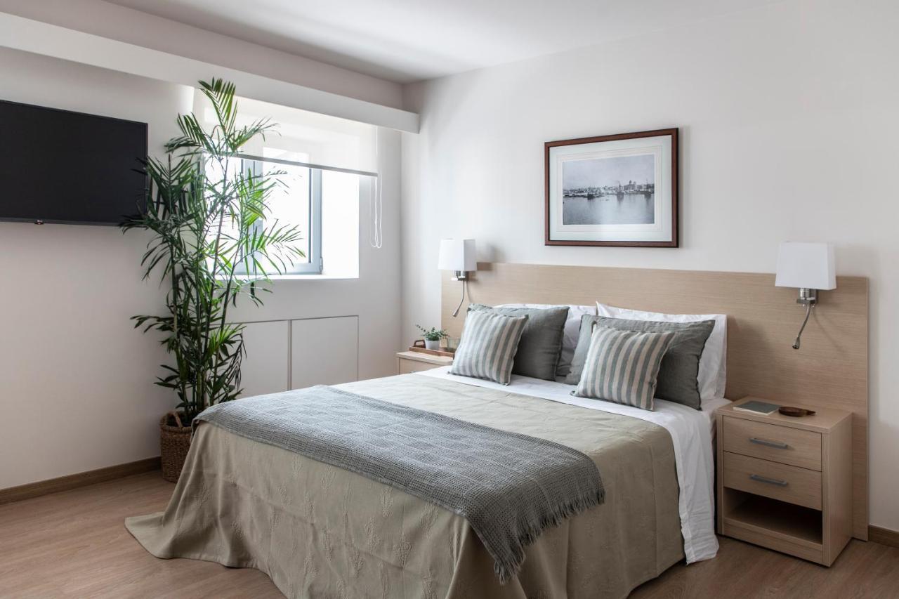 Gallery Suites & Residences Piraeus Luaran gambar