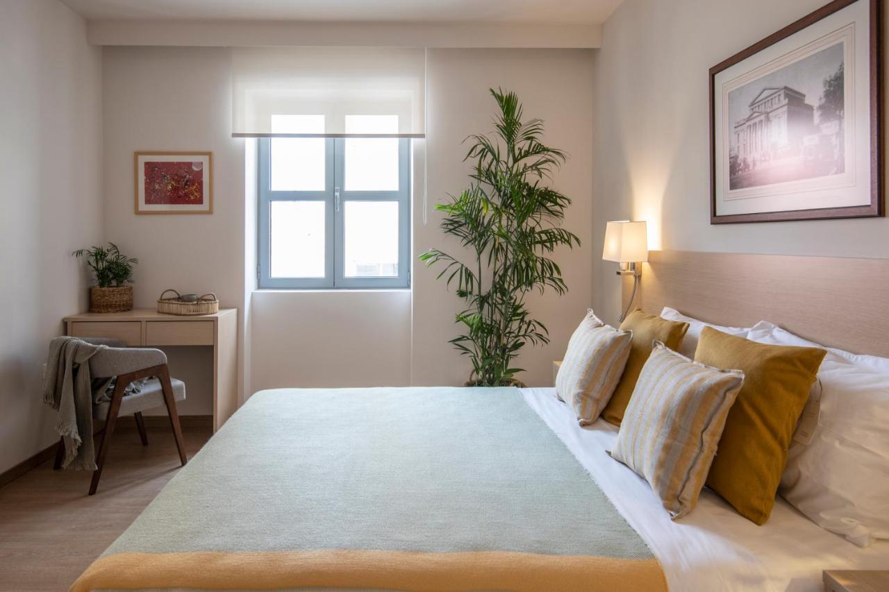 Gallery Suites & Residences Piraeus Luaran gambar