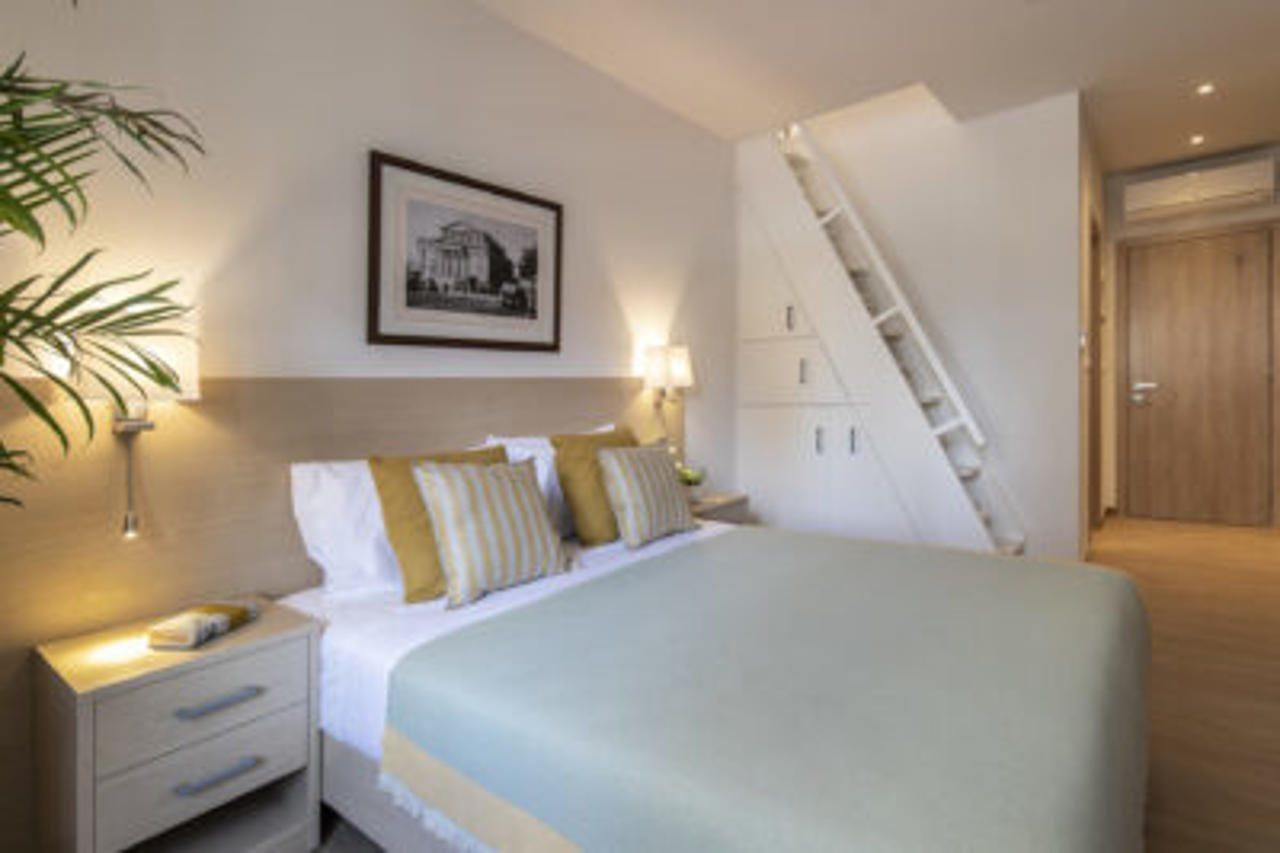Gallery Suites & Residences Piraeus Luaran gambar